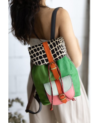 Mochila Greta Soruka Greta Verde con Animal Print