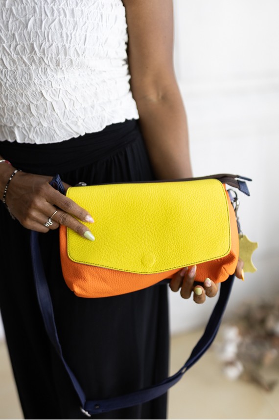 Bolso Soruka Victoria Flip Flap Reversible Yellow animal print