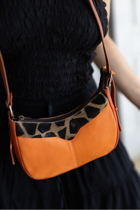Bolso Tori Soruka Piel Reciclada Animal Print Jirafa