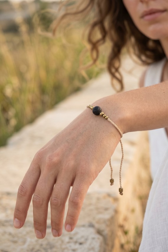 Pulsera Macramé Basalto Volcánico