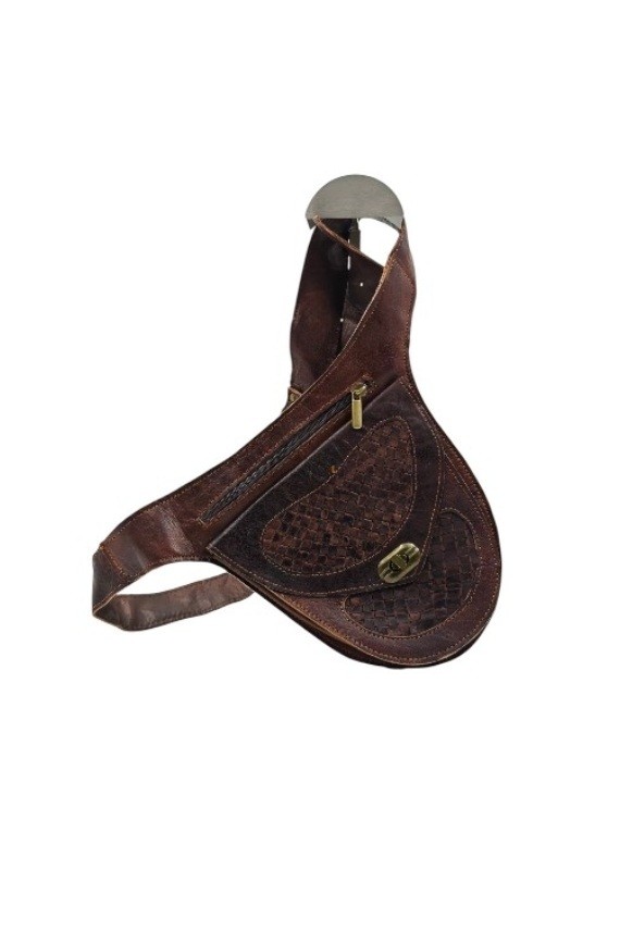 Riñonera Piel Trenzada Cierre Twist Lock Fez