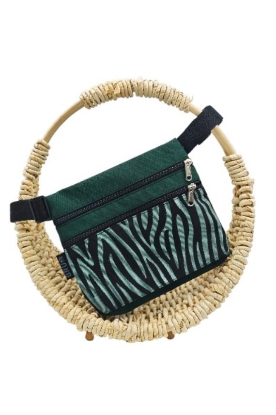 Riñonera Jacquard Animal Print Cebra Verde Botella