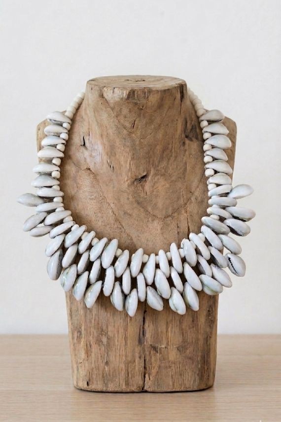 Collar de Conchas Cauri Naturales Blancas