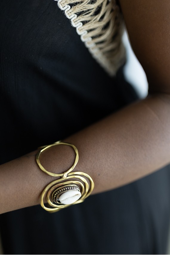 Pulsera Boho con Concha Cauri