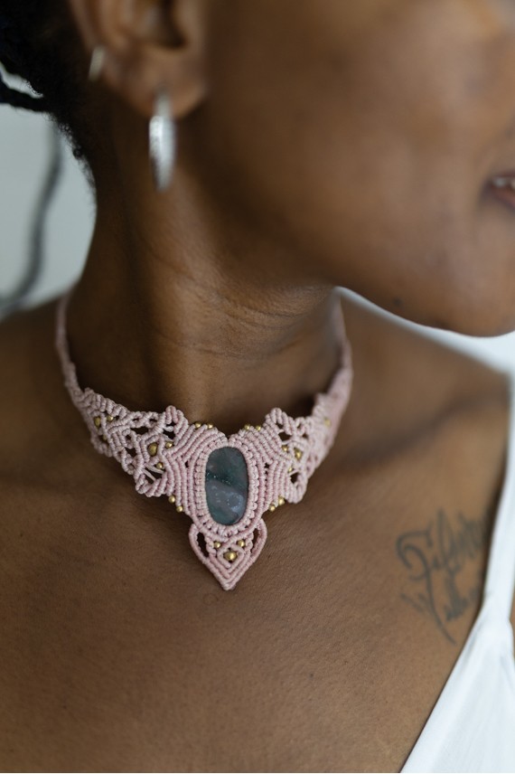 Collar de Macramé con Piedra Natural