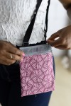 Bolso Porta Móvil Jacquard Geométrico