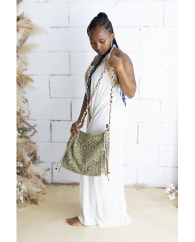 Bolso crochet de algodón verde con asa trenzada regulable,
