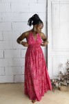 Vestido largo de Art Silk con estampado sari rosa e hilo dorado, escote halter y espalda descubierta