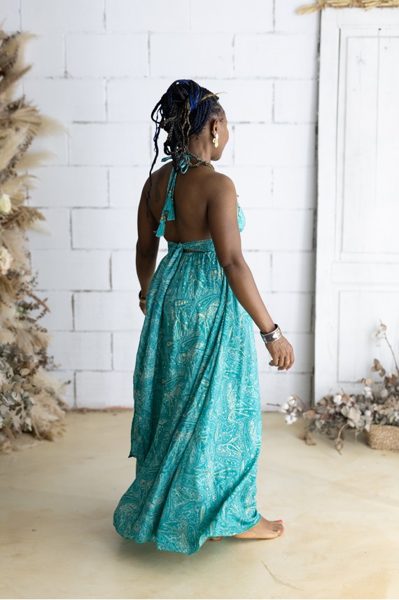 Vestido largo de Art Silk verde esmeralda estampado sari e hilo dorado, escote halter y espalda descubierta