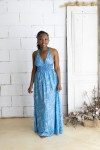 Vestido largo de Art Silk azul turquesa con estampado sari e hilo dorado, escote halter y espalda descubierta