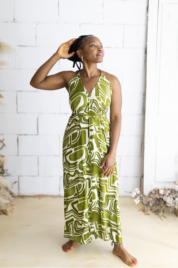 Vestido largo de viscosa 100% con estampado grafiti verde oliva, espalda descubierta y cordón multiposición