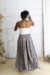 Pantalón palazzo de seda y viscosa con estampado cachemir en tonos azul petróleo, beige y camel, cintura  con espejos boho chic.