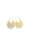 Pendientes mandala con diseño floral calado en acabado dorado y plateado, joyería artesanal de estilo boho.