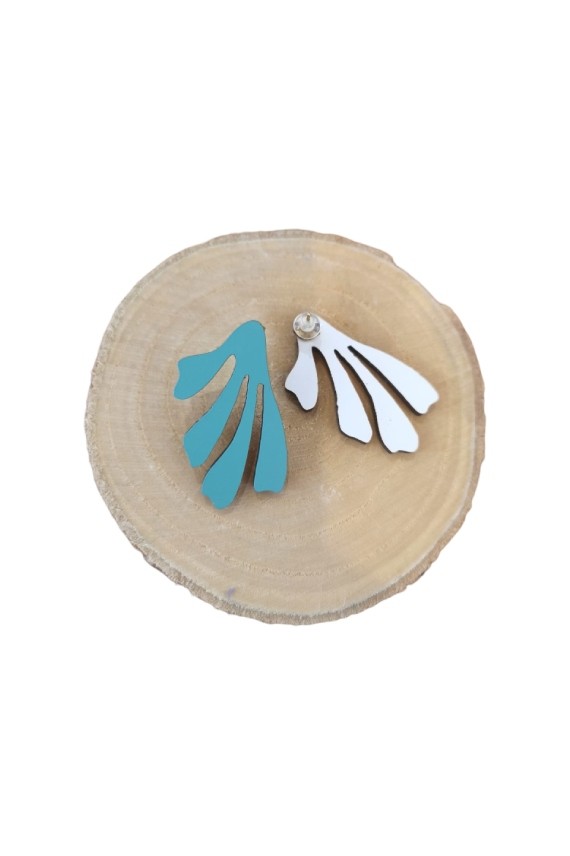 Pendientes de madera con diseño inspirado en corales marinos, ligeros, artesanales y de estilo boho.