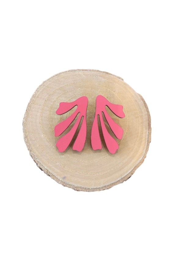 Pendientes de madera con diseño inspirado en corales marinos, ligeros, artesanales y de estilo boho.