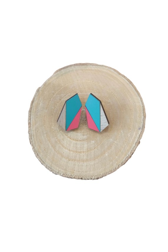 Pendientes de madera geométricos multicolor, ligeros, artesanales y de estilo boho contemporáneo.