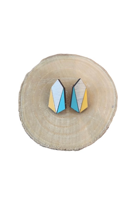 Pendientes de madera geométricos multicolor, ligeros, artesanales y de estilo boho contemporáneo.