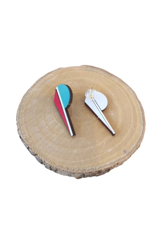 Pendientes de madera geométricos multicolor de 4 cm, ligeros, artesanales y de estilo boho contemporáneo.