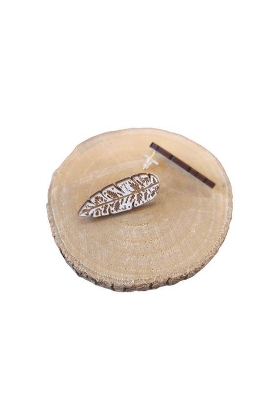 Pendientes de madera con diseño de pluma grabada de 4 cm, ligeros, artesanales y de estilo boho.