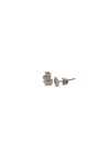 Pendientes de plata de ley con diseño de flor, pequeños y elegantes, ideales para un estilo minimalista y femenino.