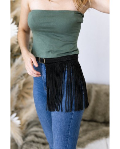 Cinturón de ante con flecos estilo boho artesanal para mujer, complemento de inspiración western ideal para vestidos y jeans.