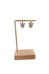 Pendientes de plata con perla natural y mariposa de circonitas, joya artesanal elegante disponible en acabado plata y dorado.