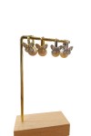 Pendientes de plata con perla natural y mariposa de circonitas, joya artesanal elegante disponible en acabado plata y dorado.