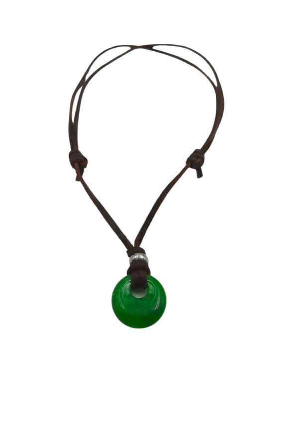 Collar unisex de cuero con piedra natural en forma de aro, estilo boho.