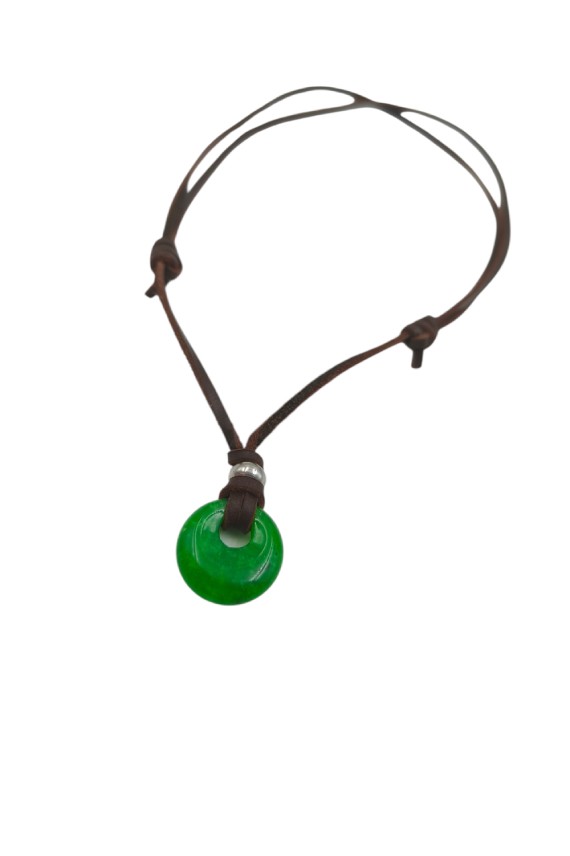 Collar unisex de cuero con piedra natural en forma de aro, estilo boho.