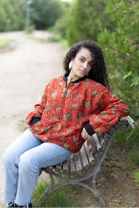 Chaqueta Bomber de Seda Roja Estampado Paisley Floral