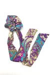 Coletero de seda estampada paisley multicolor con lazo largo de estilo boho chic.