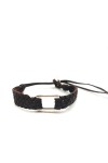 Pulsera Selva de cuero marrón trenzado con eslabón metálico rectangular plateado, estilo boho.
