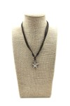 Collar de cuero hecho a mano con estrella de mar de zamak y nudo corredizo ajustable, joyería boho Samarkanda.