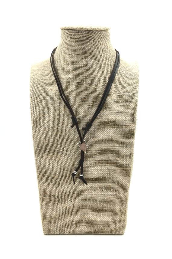 Collar de cuero regulable con estrella de zamak y doble tira, diseño boho Samarkanda.