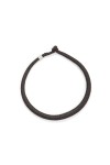 Collar de cuero trenzado redondo unisex con diseño semirrígido y grosor progresivo más ancho en el centro.