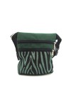 Riñonera de algodón verde y negro con estampado cebra y doble cremallera.