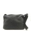 Parte trasera de bolso bandolera de algodón gris y negro con correa regulable.