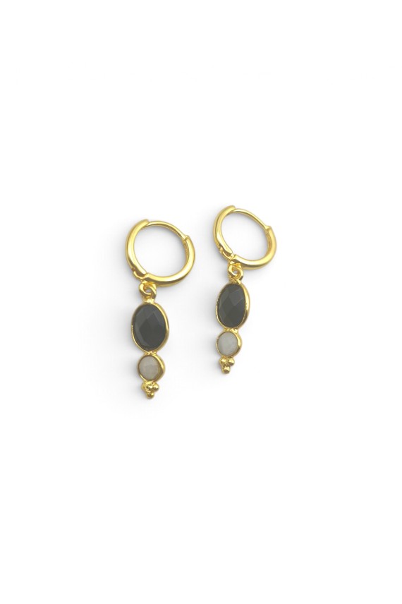Pendientes de aro dorados con piedras naturales facetadas en negro y tonos claros, diseño colgante boho chic Samarkanda.