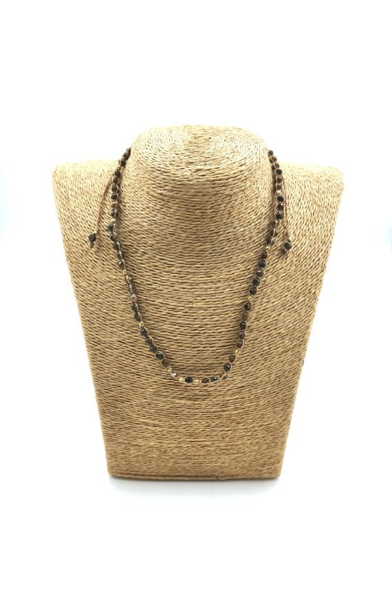 Collar de jaspe marrón con piedras naturales facetadas, detalles dorados y cordón ajustable, estilo boho Samarkanda.
