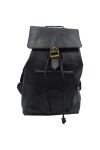 Mochila Soruka Aran Backpack en piel sostenible, con solapa imantada, bolsillo frontal y asas regulables.
