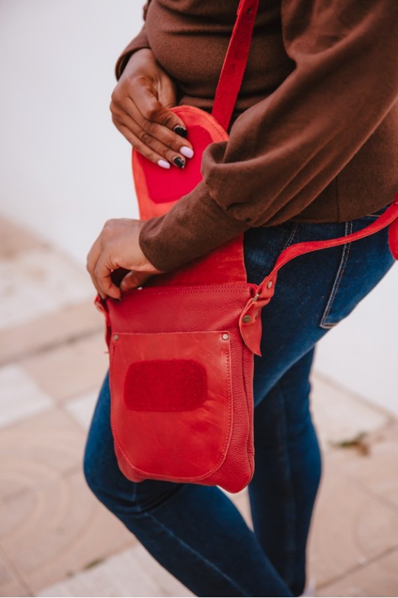 Bolso cuero rojo Chó Hana