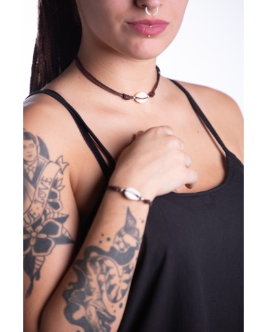 Collar Cauri cuero Tanjeh