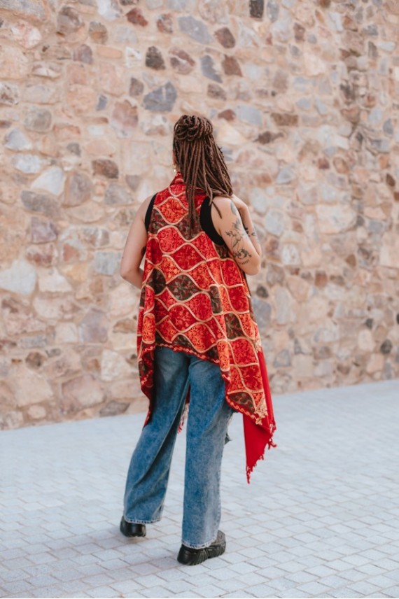 Chaleco Pashmina Arte Nómada Bordado con Flecos