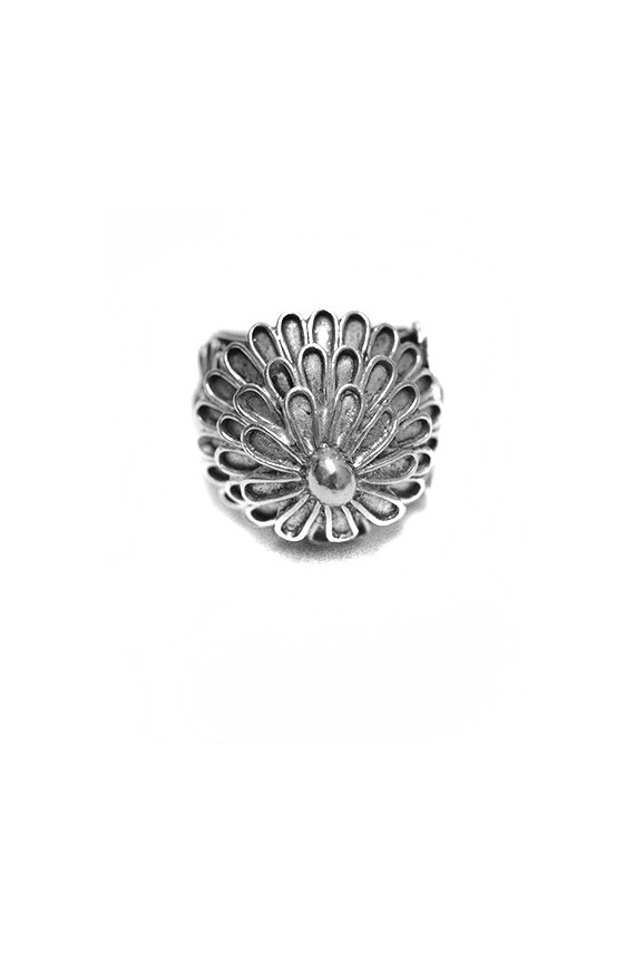 Anillo Plata Edimburgo Flor repujada