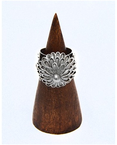 Anillo Plata Edimburgo Flor repujada