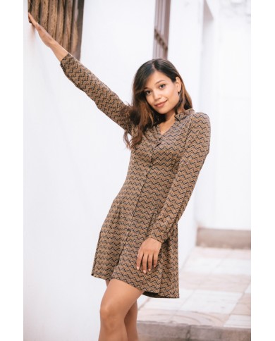 Vestido camisero estampado geométrico, con cuello en uve Vestido camisero estampado geométrico, con cuello en uve